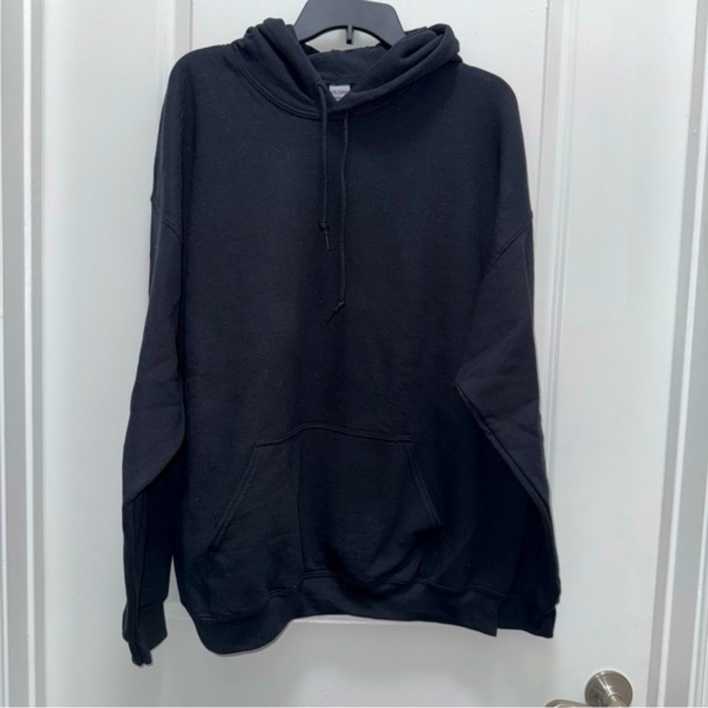 NWOT Gildan Heavy Blend Black Men’s Large Hoodie